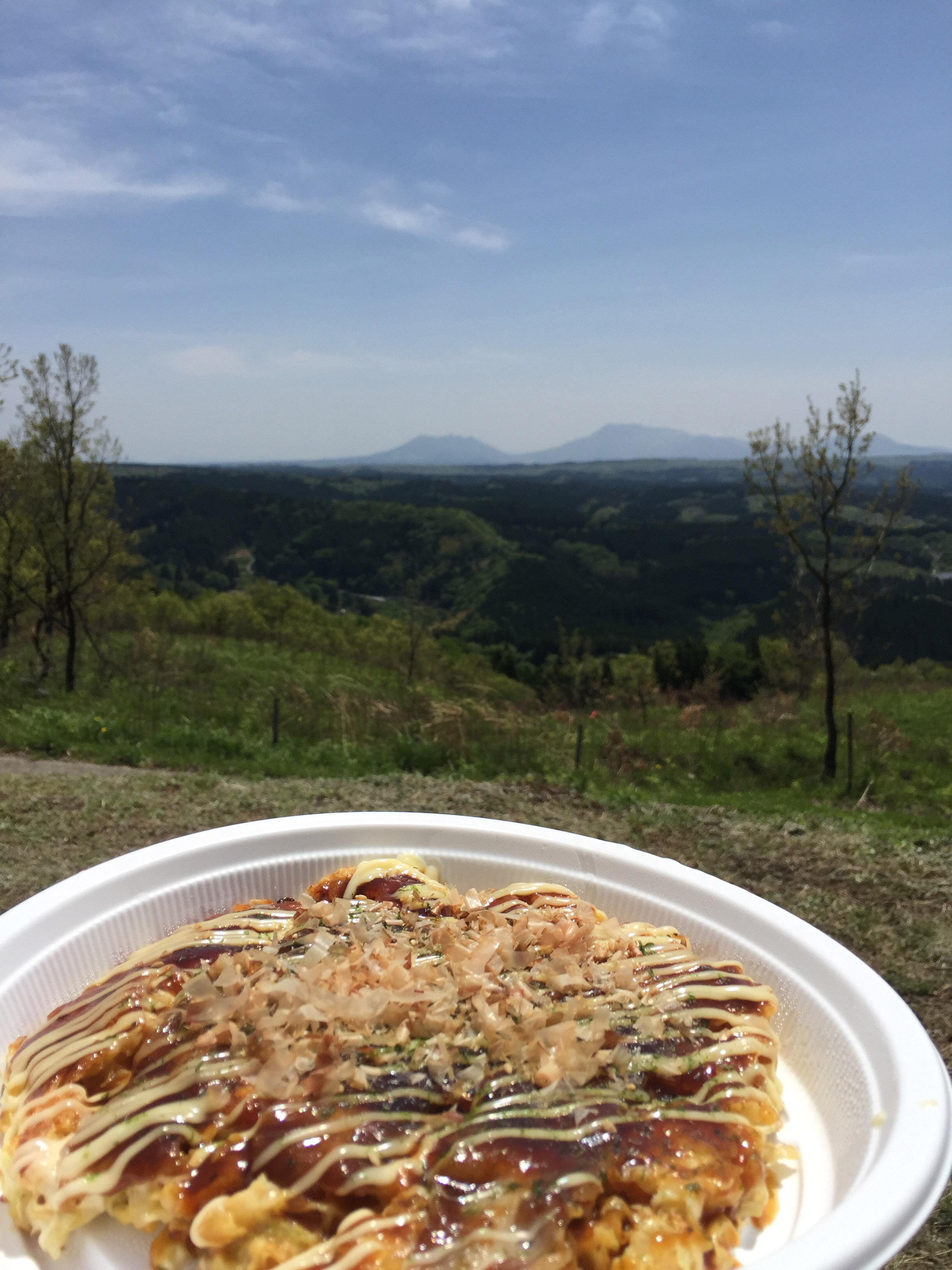 阿蘇山の夕暮れ春 aflo_209384386.jpg